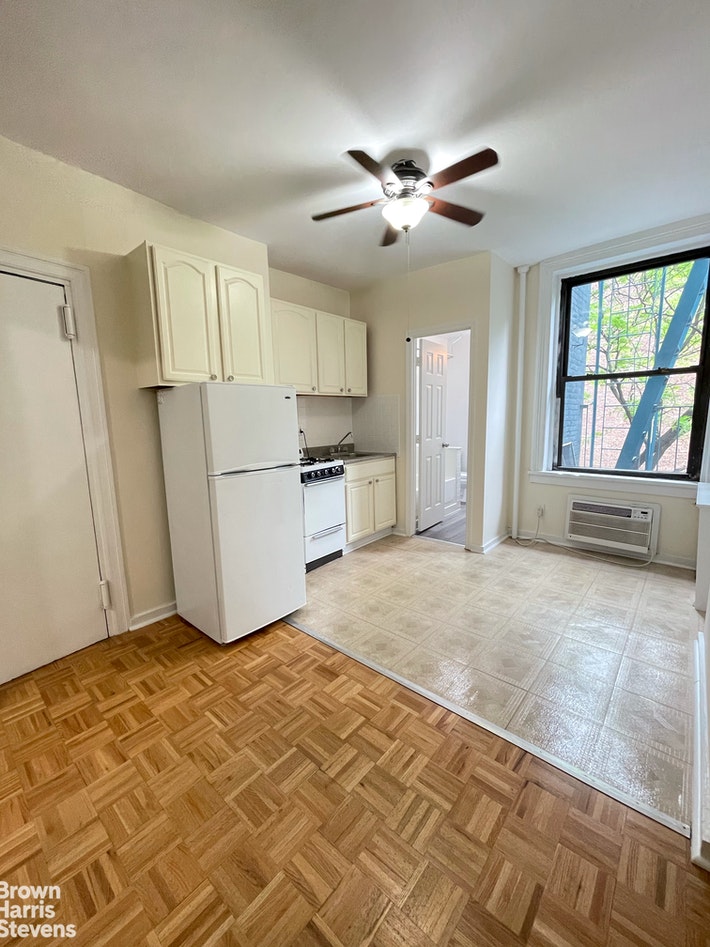 Photo 1 of 1571 Third Avenue 2S, Upper East Side, NYC, $1,700, Web #: 20971244