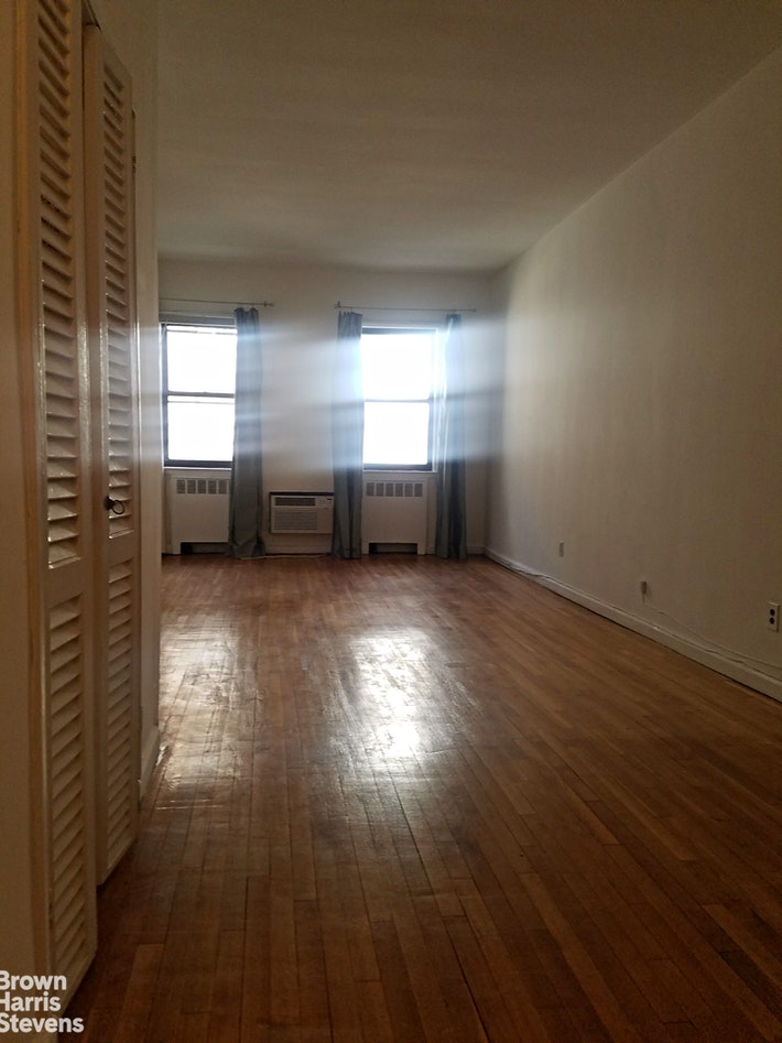 Photo 1 of 230 East 52nd Street 3A, Midtown East, NYC, $1,550, Web #: 21022631