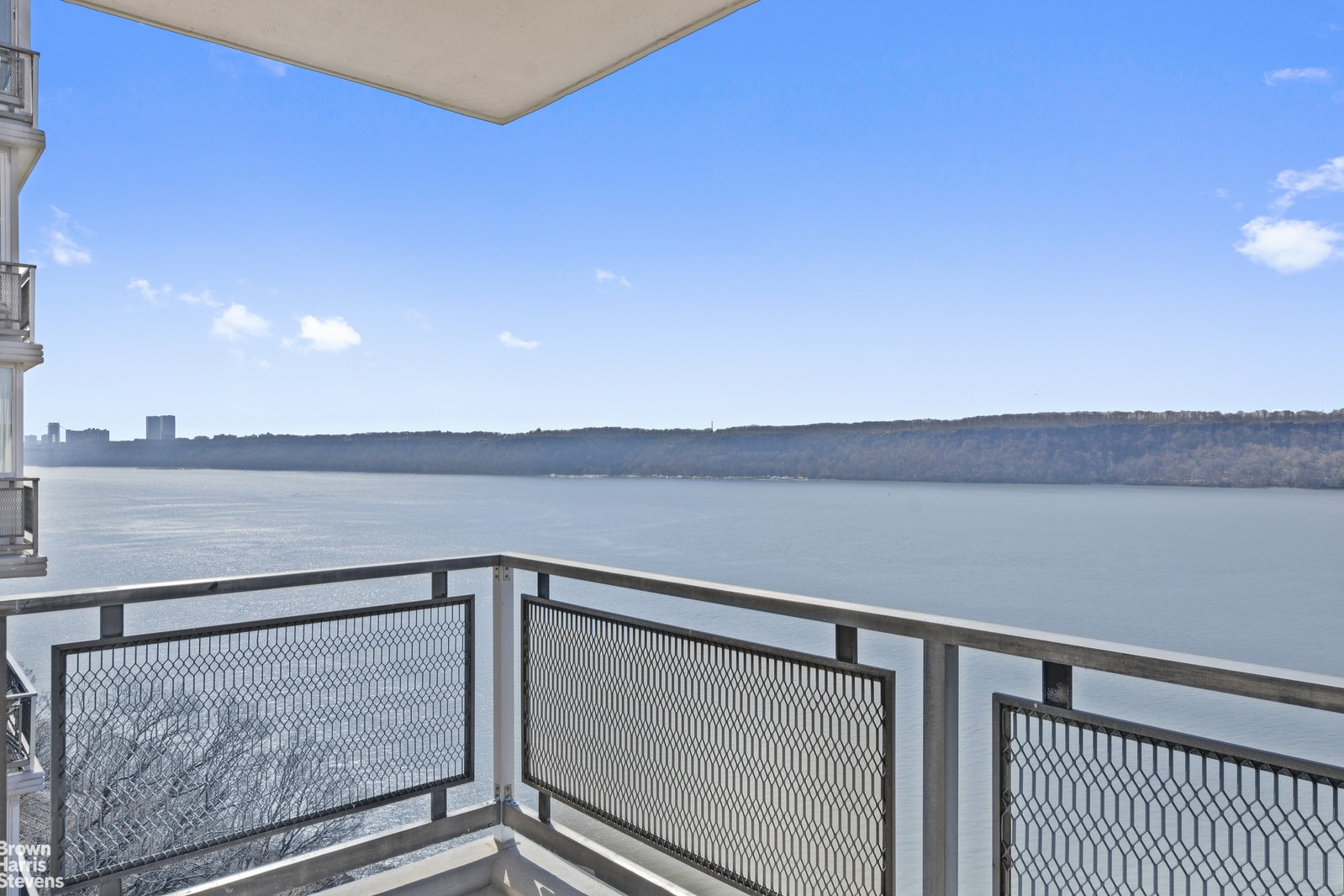 Photo 1 of 2621 Palisade Avenue 7C, Spuyten Duyvil, New York, $585,000, Web #: 21023319