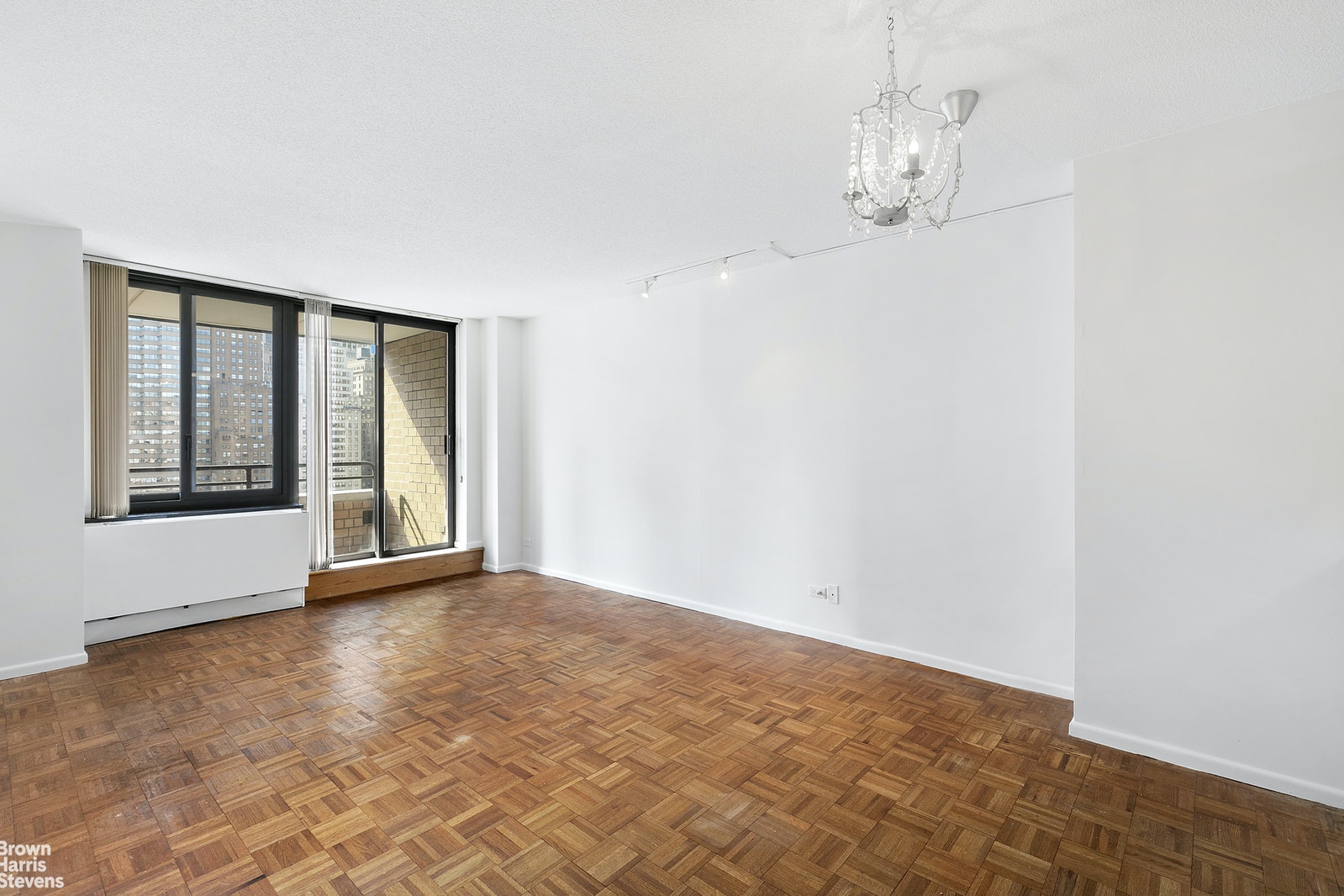 Photo 1 of 200 Rector Place 22J, Battery Park City, NYC, $2,950, Web #: 21030324