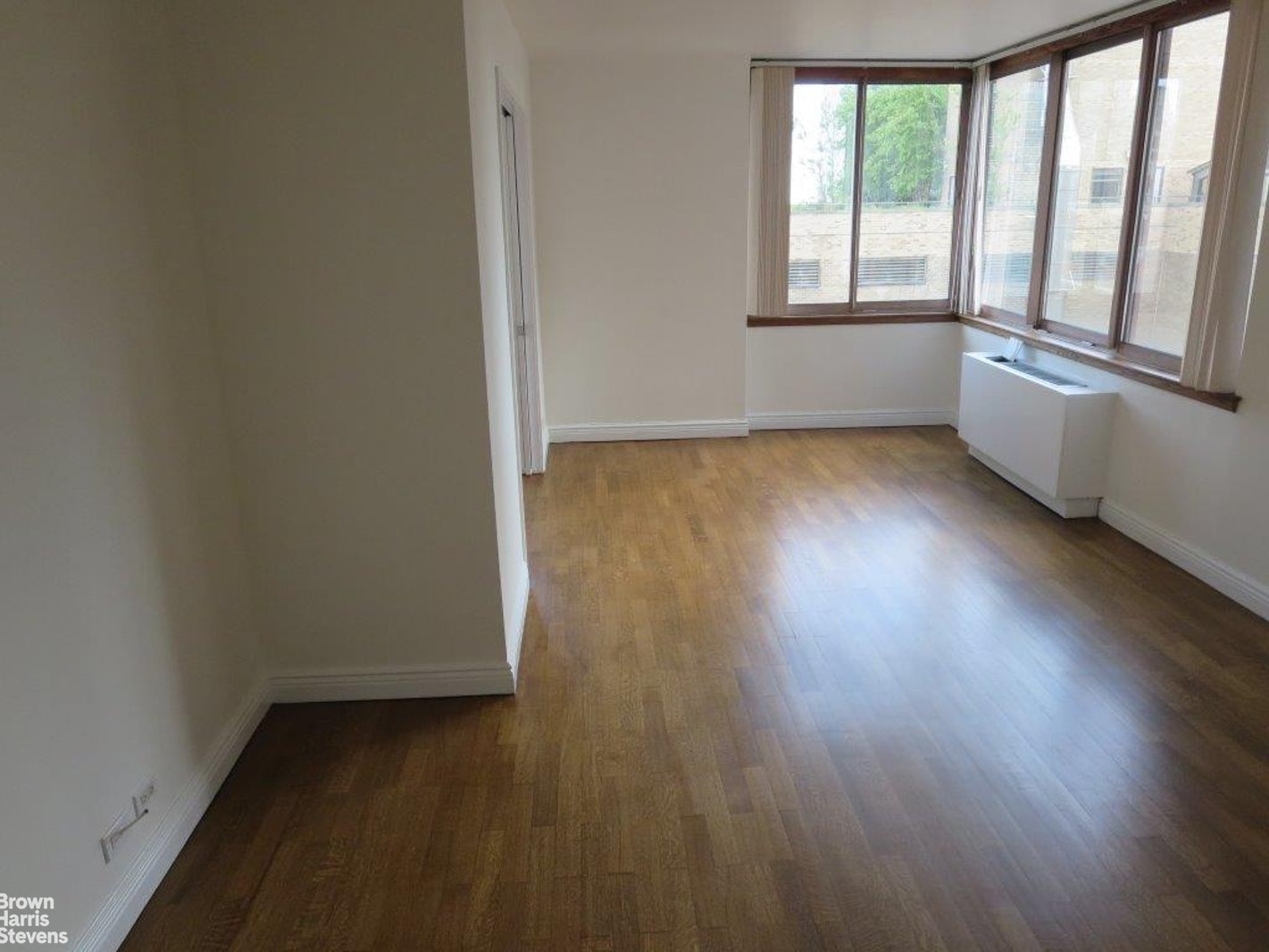 Photo 1 of 235 East 40th Street 37H, Midtown East, NYC, $4,300, Web #: 21105681
