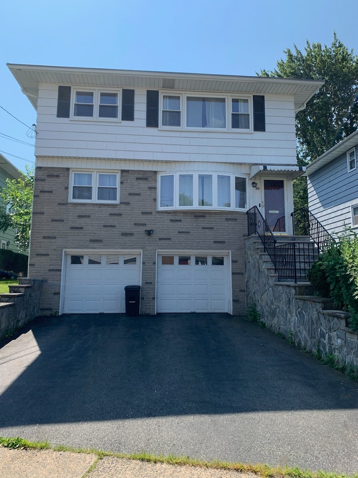 Photo 1 of 215 Lakewood Dr, Bloomfield, New Jersey, $2,500, Web #: 21106090
