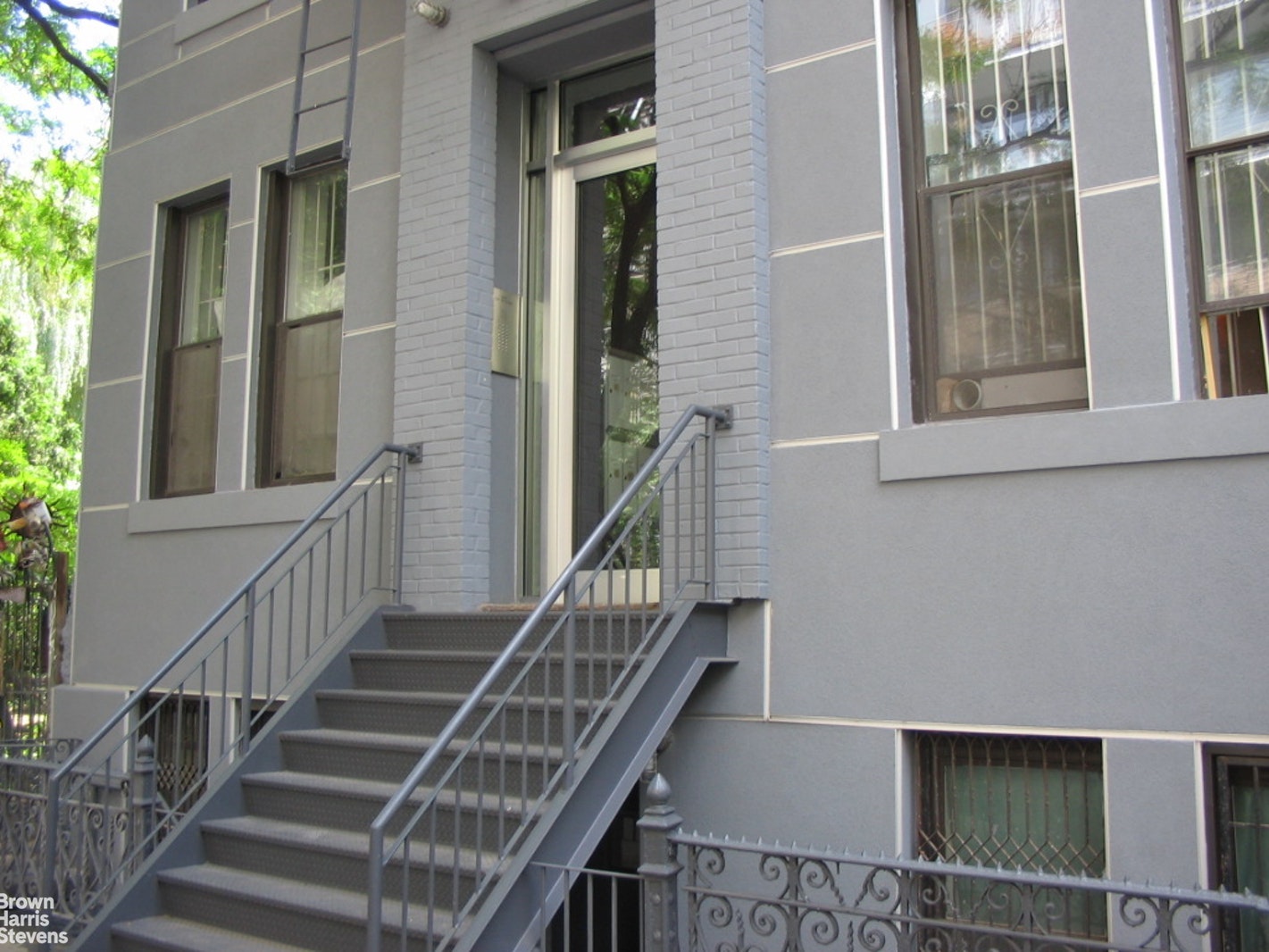 Photo 1 of 630 East 9th Street 2, East Village, NYC, $2,800, Web #: 21143220
