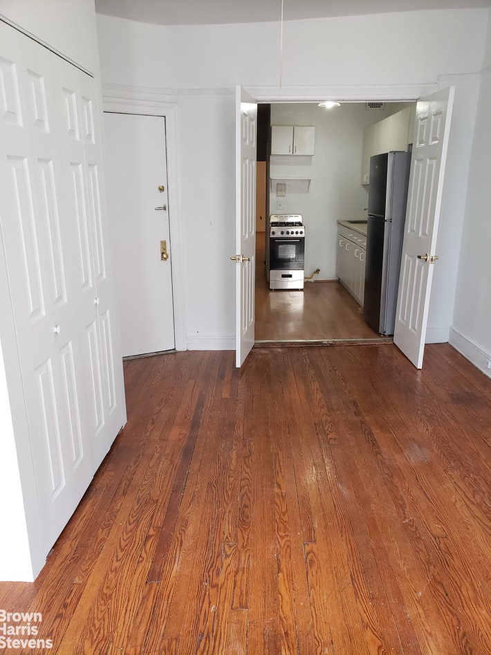Photo 1 of 108 West 17th Street 8, Chelsea, NYC, $3,500, Web #: 21144223