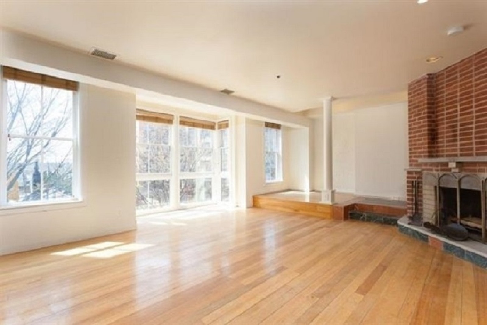 Photo 1 of 76 Essex St 2, Jersey City Downtown, New Jersey, $2,900, Web #: 21167902