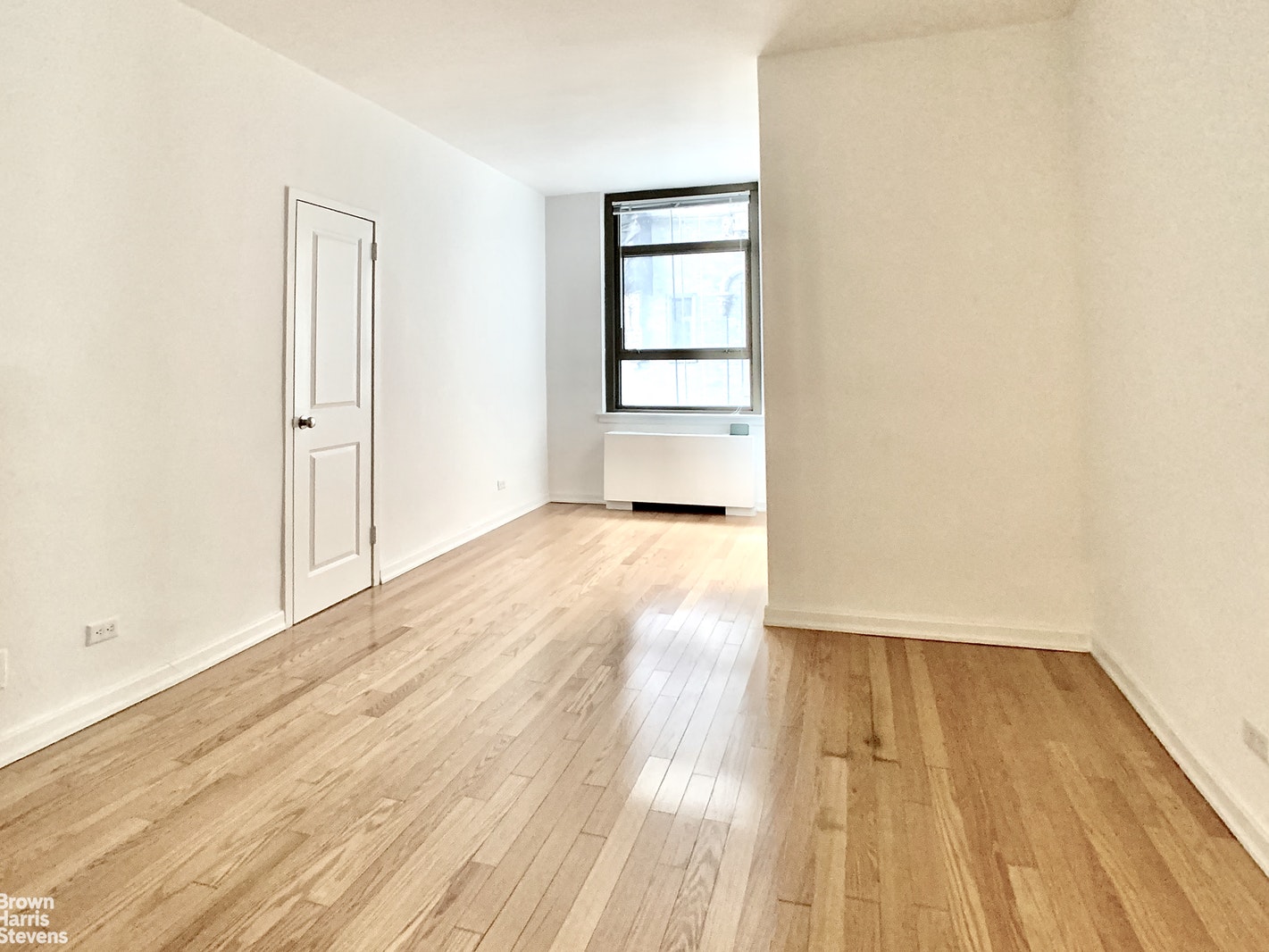 Photo 1 of 4 Park Avenue 9F, Midtown East, NYC, $3,200, Web #: 21190352