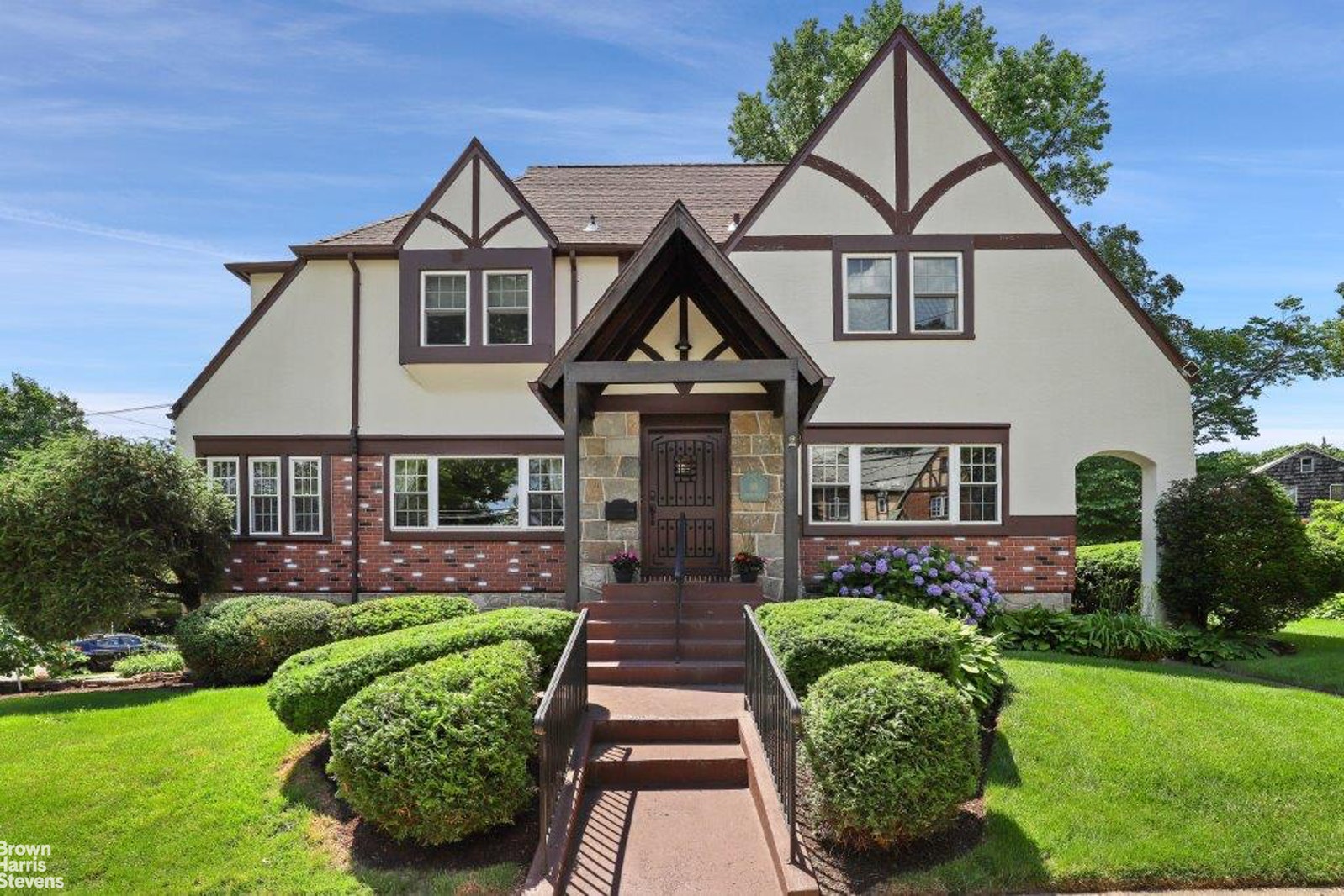 Photo 1 of 10 Green Place, New Rochelle, New York, $787,500, Web #: 21209510