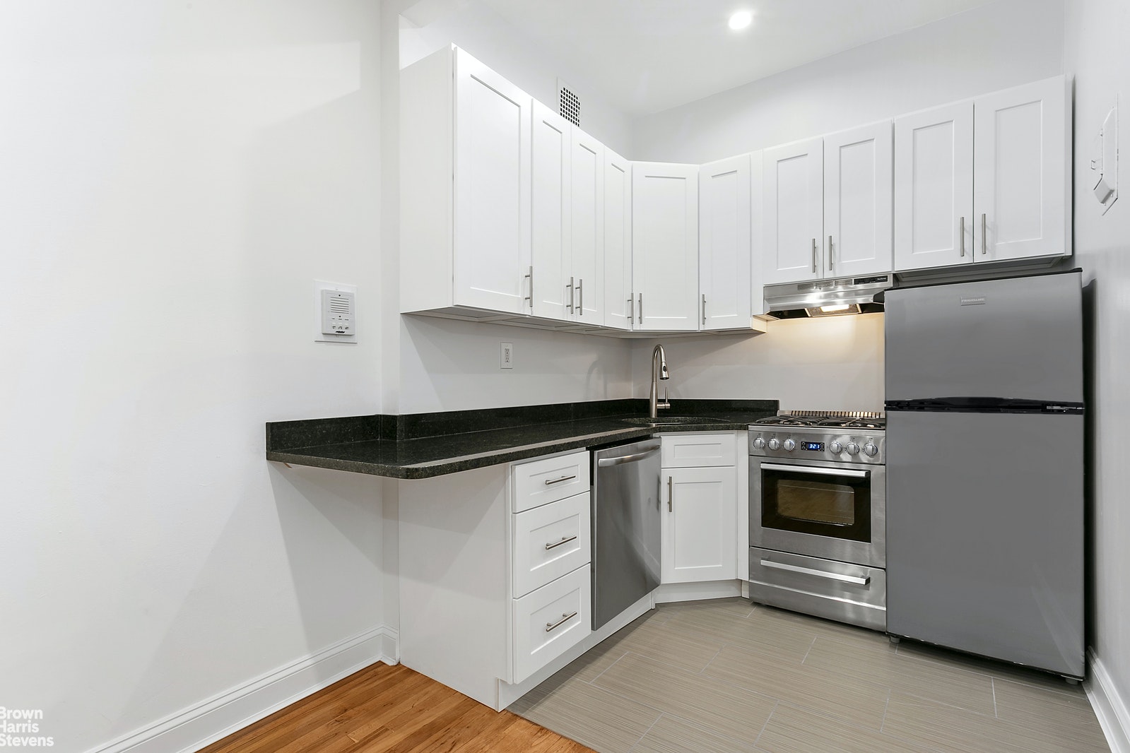 Photo 1 of 330 West 85th Street 2F, Upper West Side, NYC, $2,000, Web #: 21213221