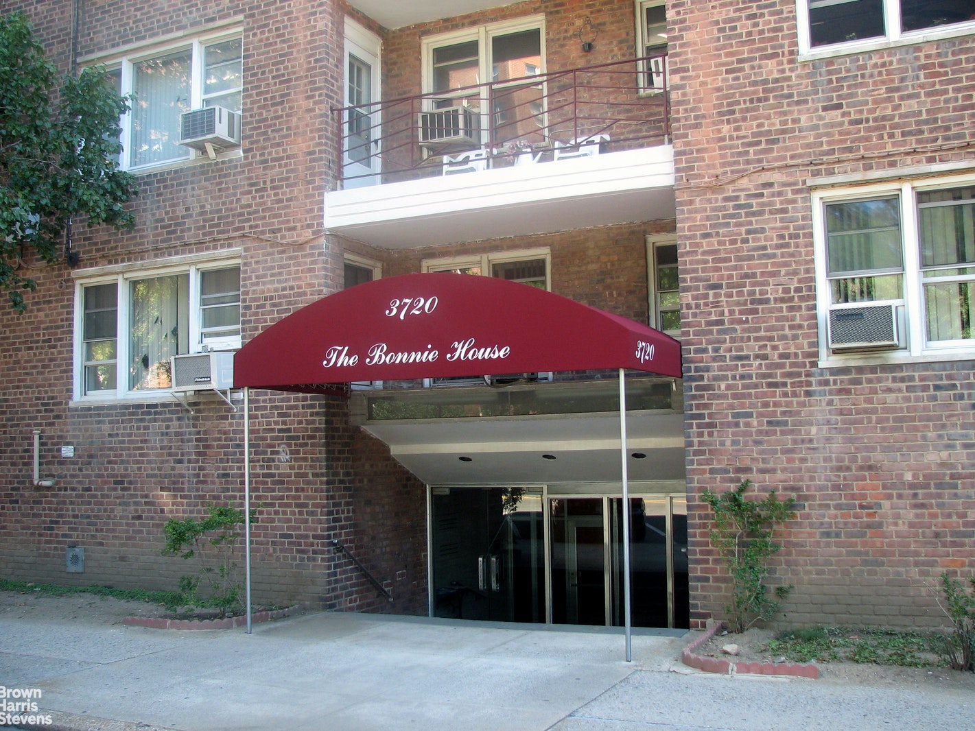 Photo 1 of 3720 Independence Ave, Riverdale, New York, $267,500, Web #: 21238211
