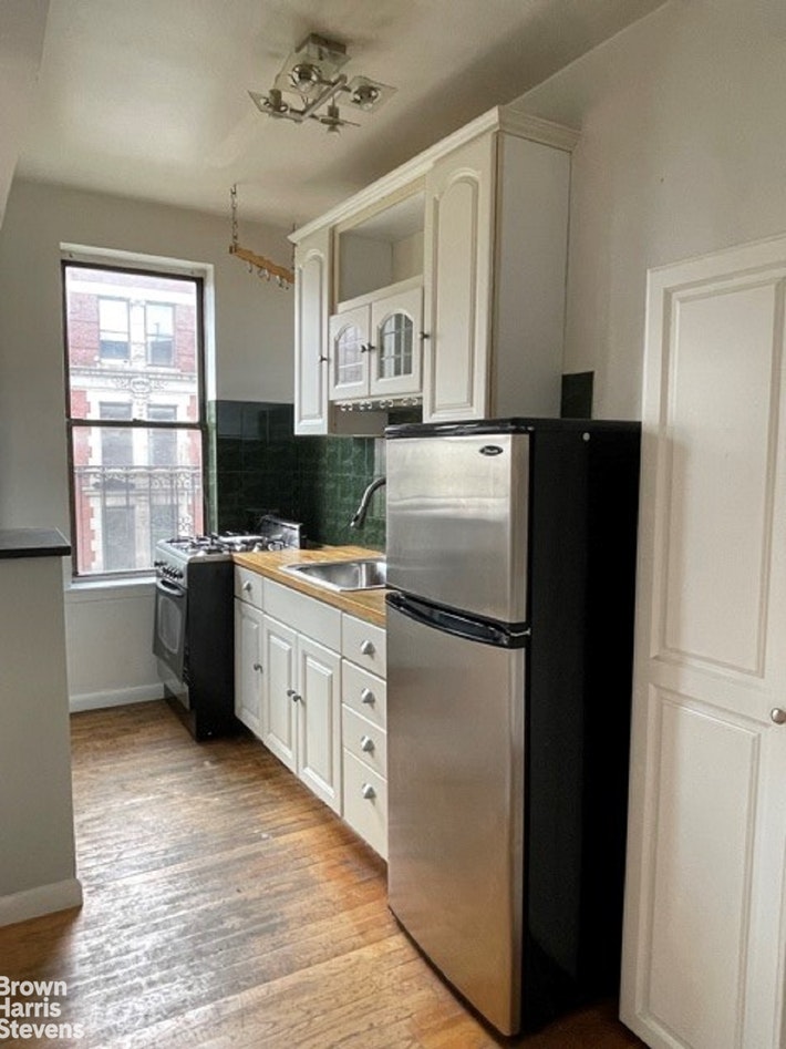 Photo 1 of 17 West 108th Street, Upper West Side, NYC, $180,000, Web #: 21243524