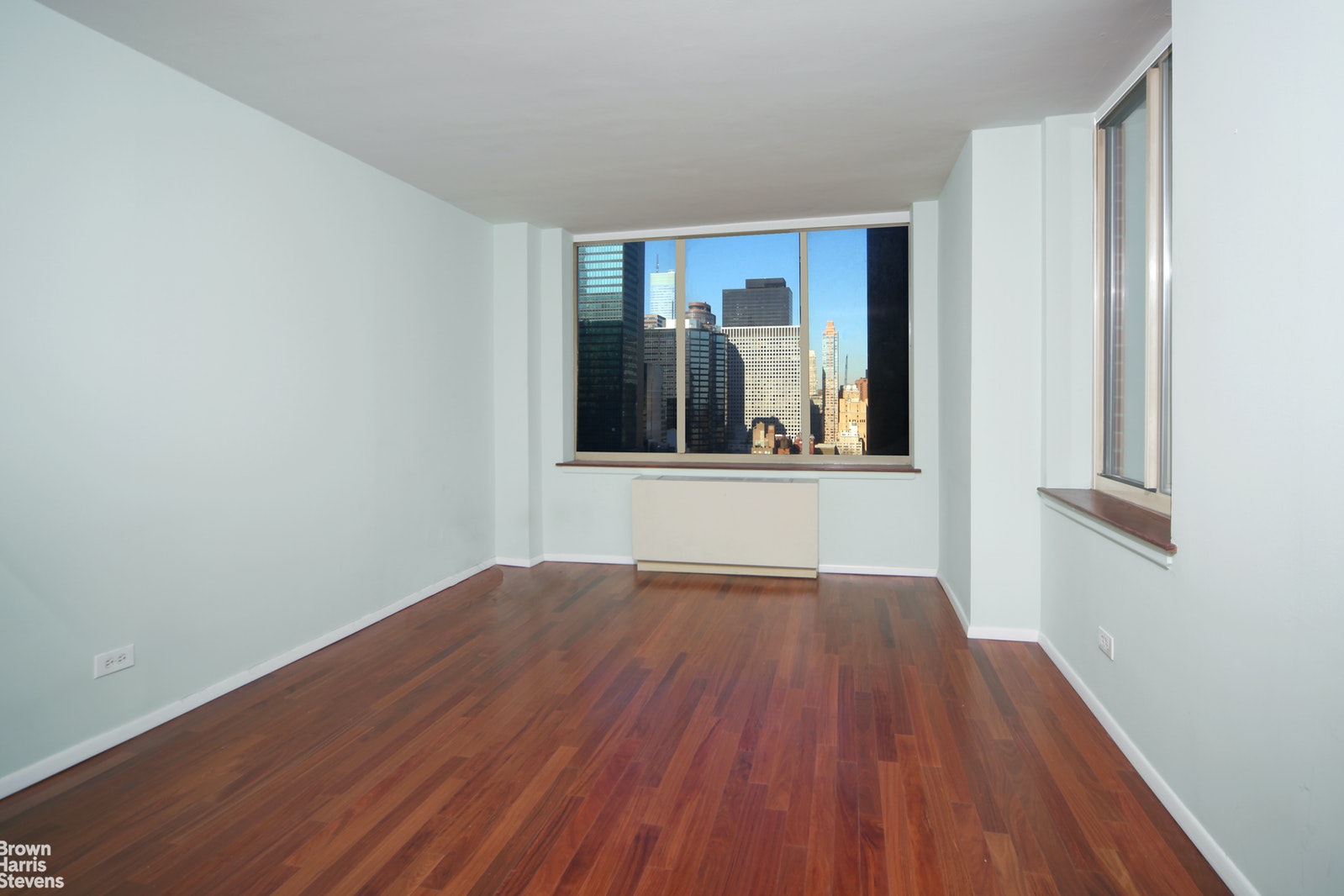 Photo 1 of 236 East 47th Street, Midtown East, NYC, $3,200, Web #: 21312253
