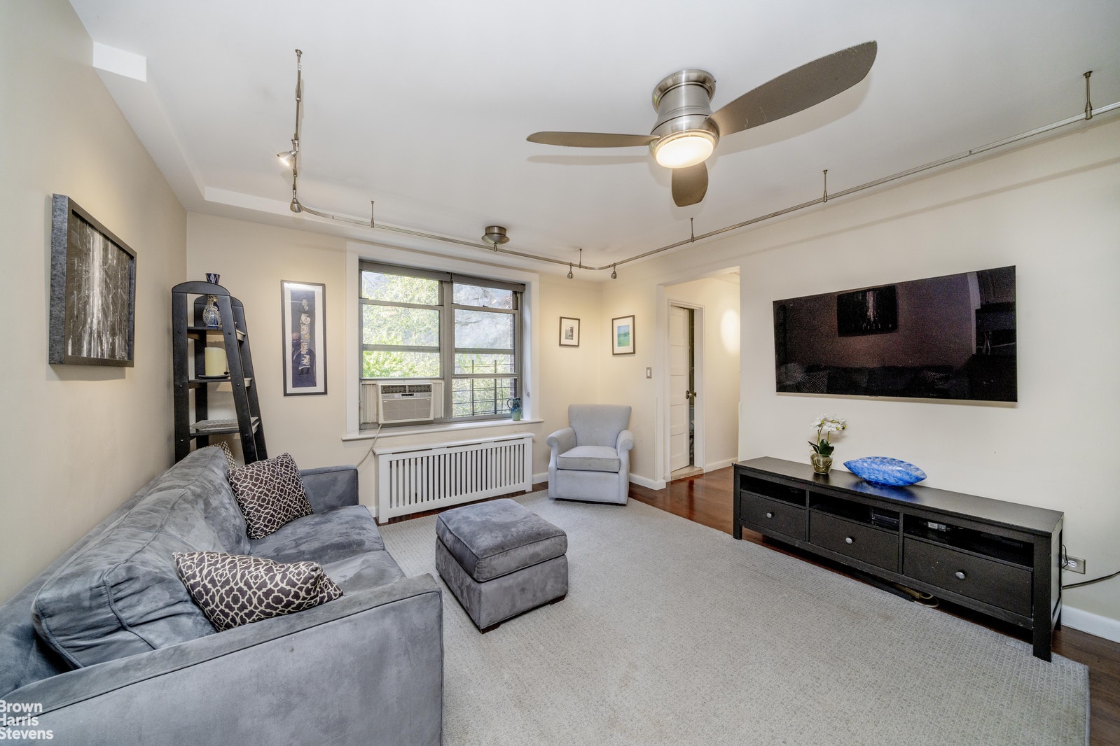Photo 1 of 295 Bennett Avenue 7A, Hudson Heights, NYC, $546,500, Web #: 21397999