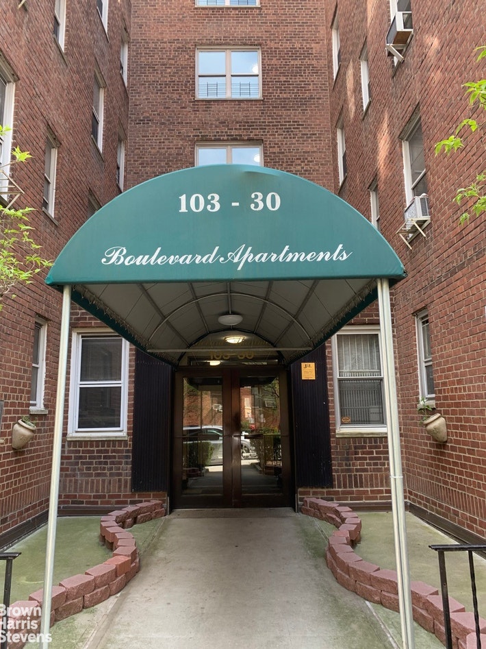 Photo 1 of 103-30 68th Avenue 5A, Forest Hills, Queens, NY, $1,900, Web #: 21405460