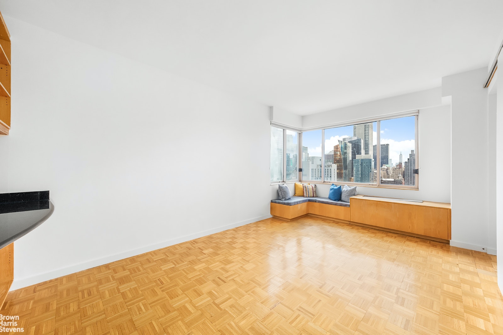 Photo 1 of 350 West 50th Street, Midtown West, NYC, $3,500, Web #: 21417347