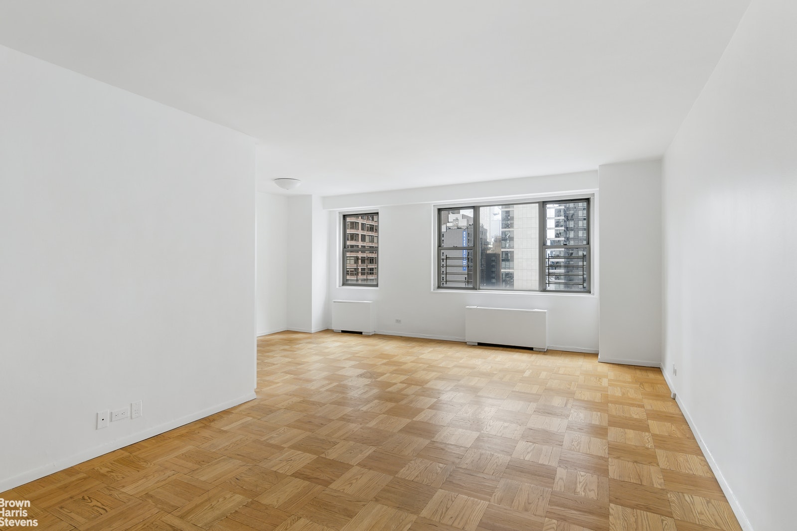 Photo 1 of 300 East 40th Street, Midtown East, NYC, $890,000, Web #: 21431432