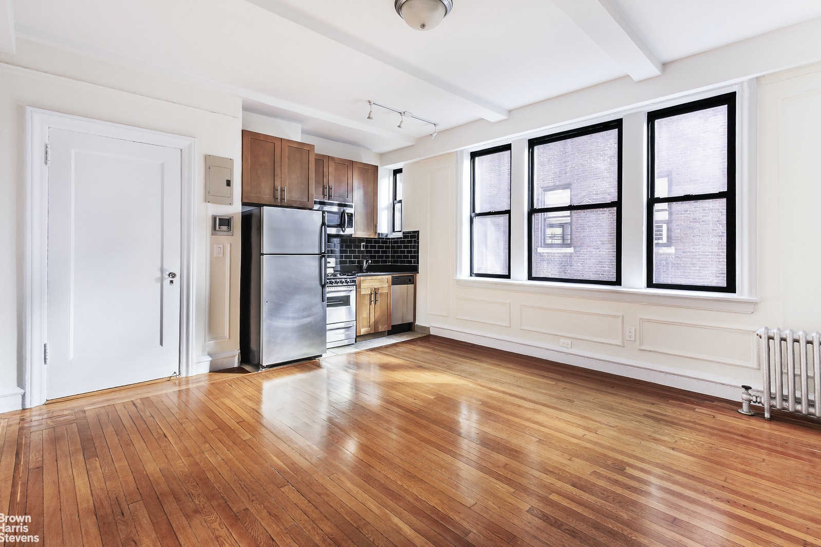 Photo 1 of 350 West 55th Street, Midtown West, NYC, $3,195, Web #: 21475934
