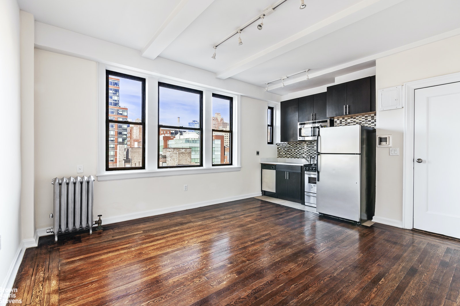 Photo 1 of 350 West 55th Street, Midtown West, NYC, $3,195, Web #: 21475941