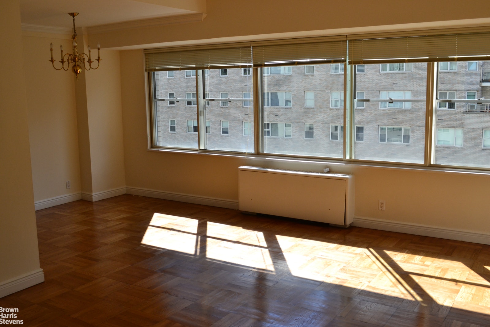 Photo 1 of 60 West 57th Street, Midtown West, NYC, $4,200, Web #: 21502309