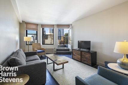 Rental Property at 315 7th Avenue 19B, Chelsea, NYC - Bedrooms: 1 
Bathrooms: 1.5 
Rooms: 1  - $4,400 MO.