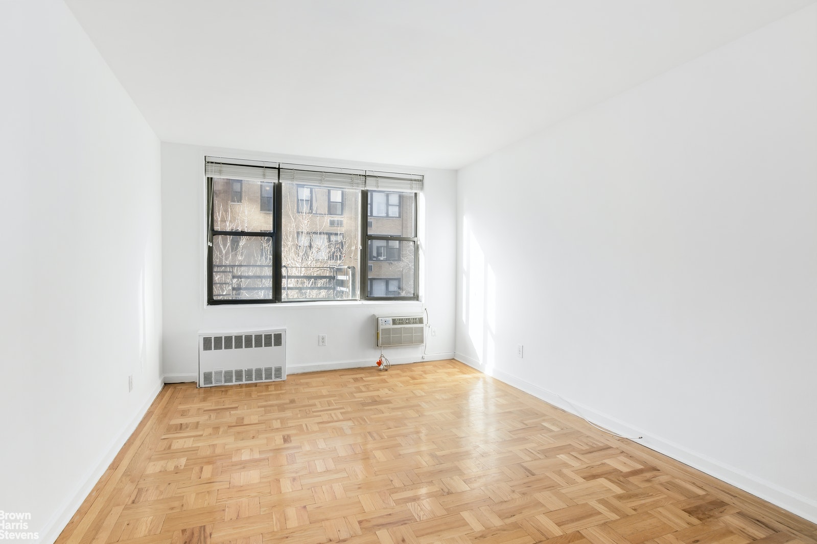 Photo 1 of 321 East 71st Street 5H, Upper East Side, NYC, $335,000, Web #: 21570755
