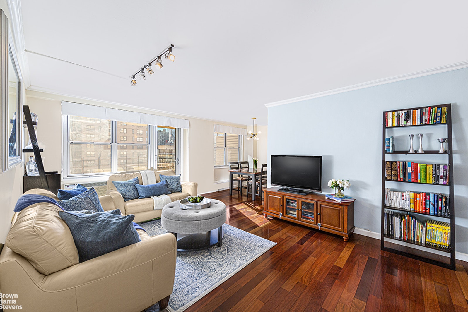 Photo 1 of Rare Lincoln Square Gem, Upper West Side, NYC, $1,115,000, Web #: 21574107