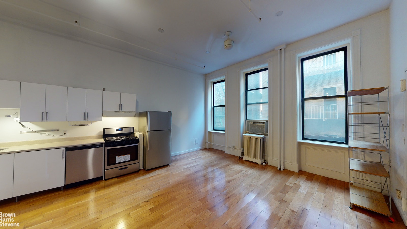 Photo 1 of 104 West 17th Street 3S, Chelsea, NYC, $3,900, Web #: 21589900