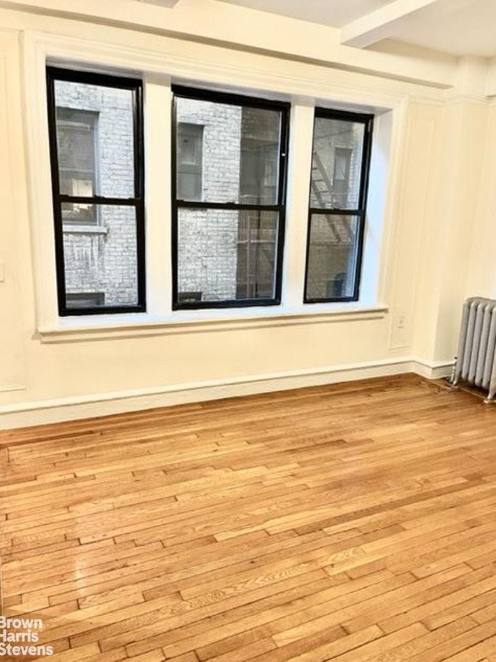 Photo 1 of 350 West 55th Street 2G, Midtown West, NYC, $2,995, Web #: 21615439