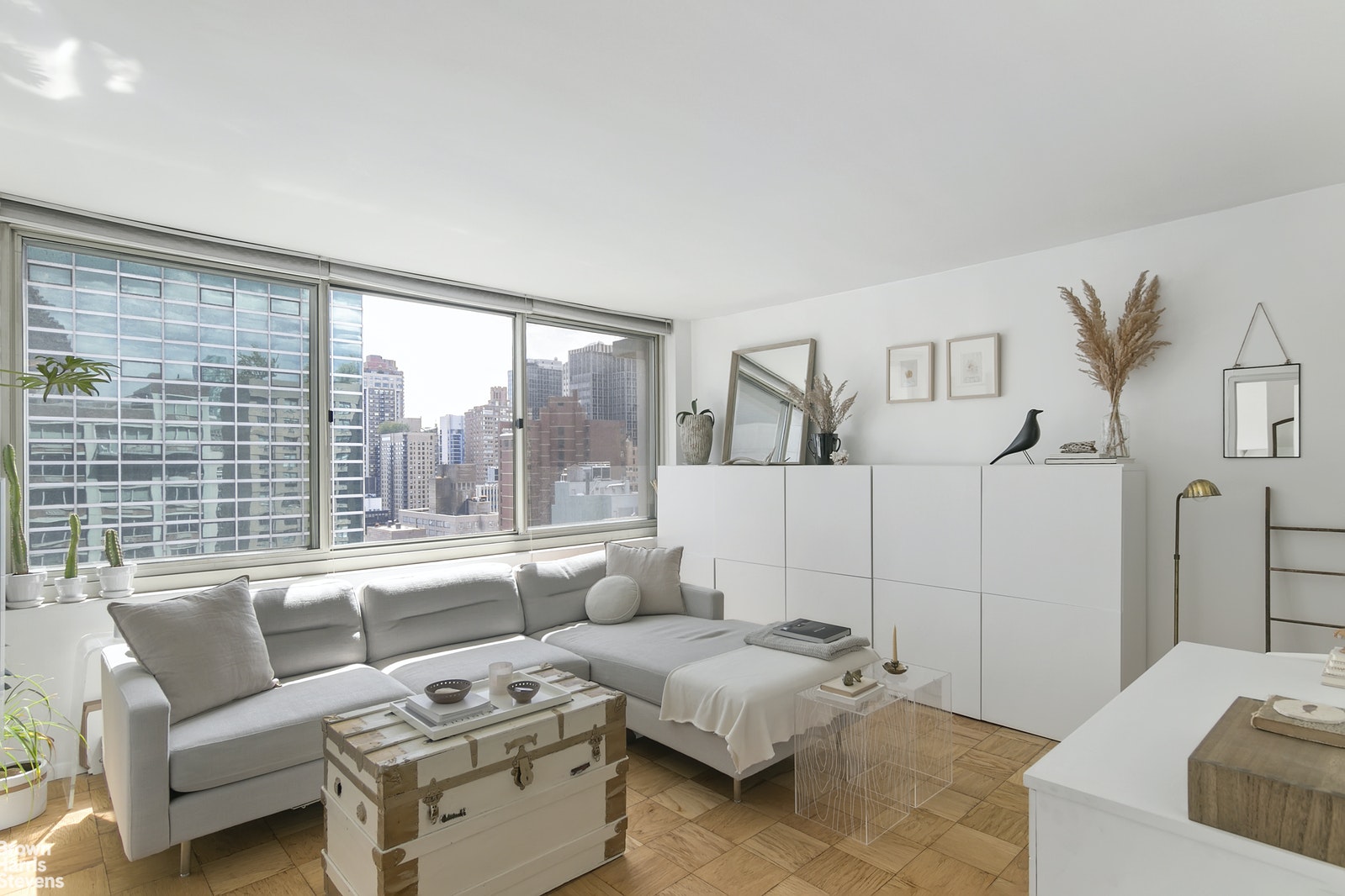 Photo 1 of 333 East 45th Street 31A, Midtown East, NYC, $752,250, Web #: 21720827