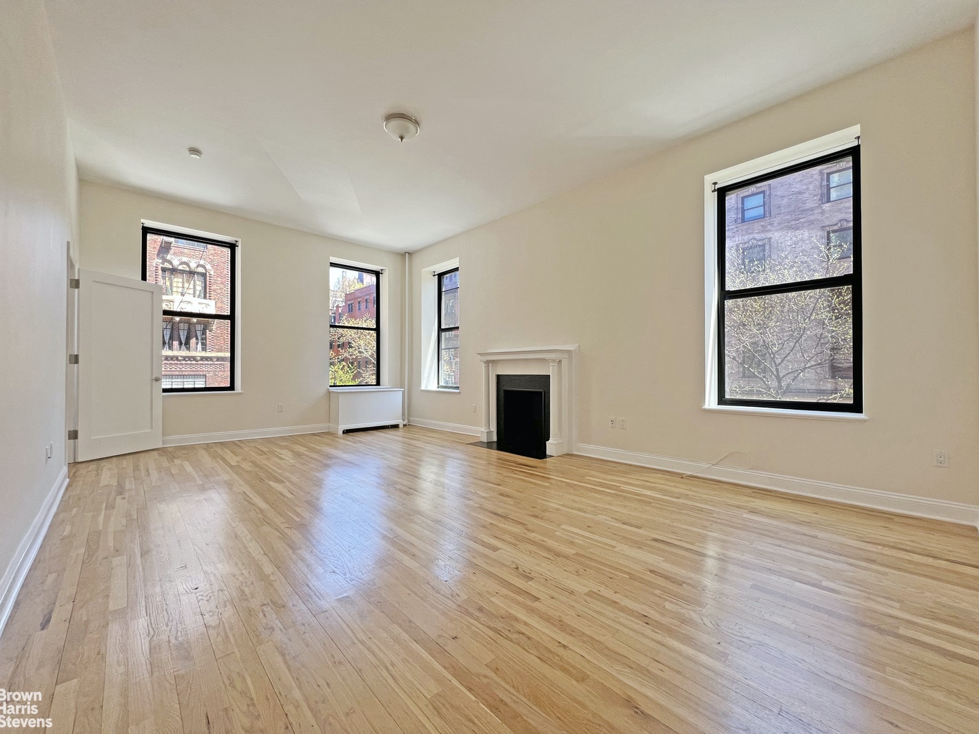 Photo 1 of 77 Irving Place 3B, Gramercy Park, NYC, $4,350, Web #: 21732500