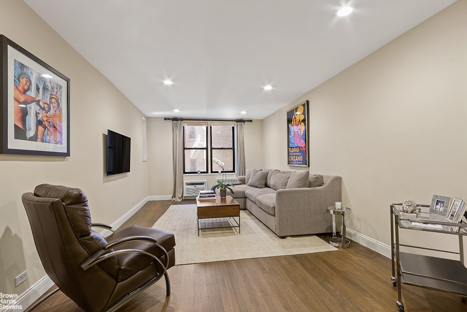 Photo 1 of 100 Bank Street 2A, West Village, NYC, $4,700, Web #: 21752137