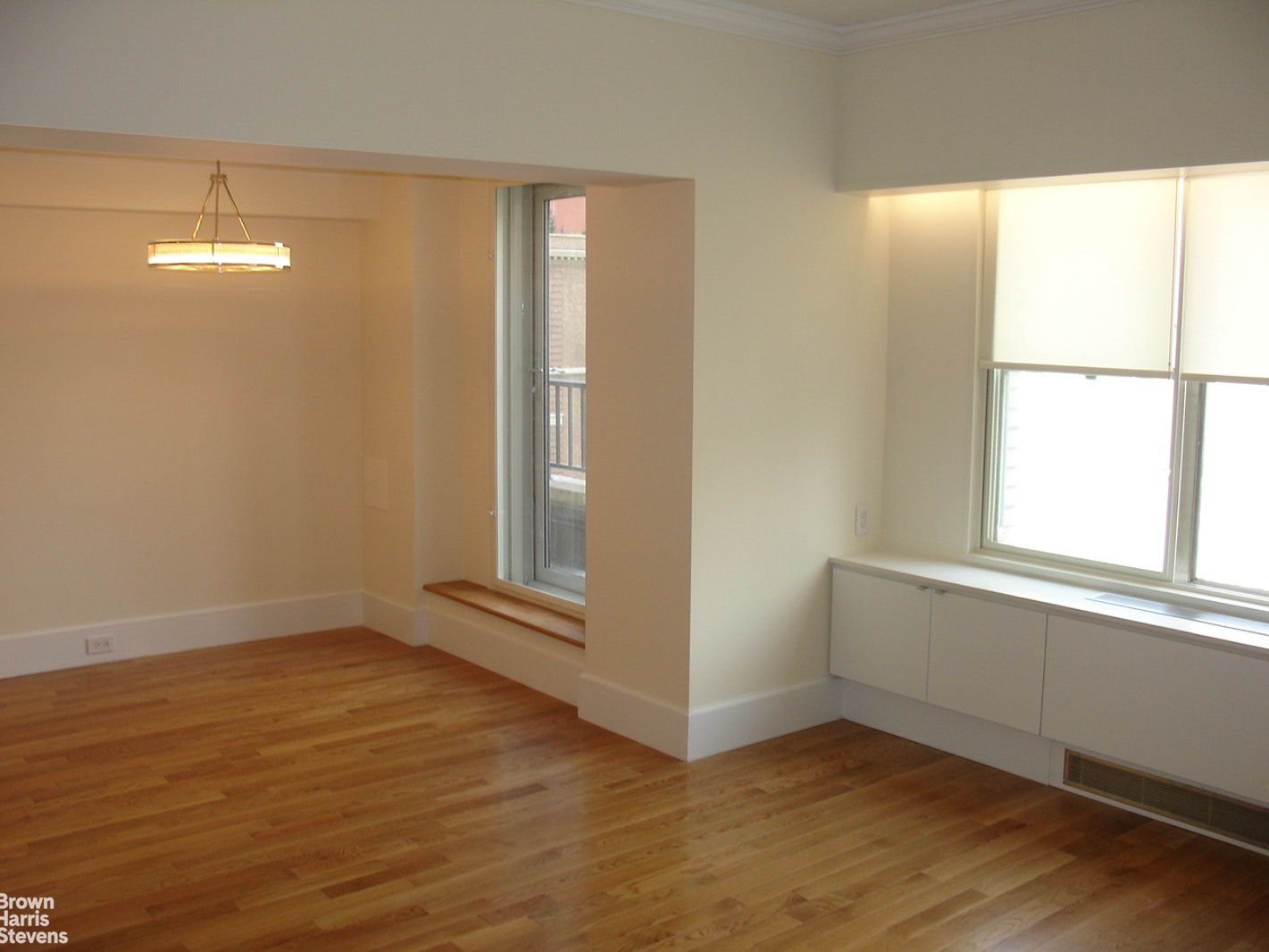 Closed 57th/5th No Fee Huge Jr 4, Midtown West, NYC, ID 21754611