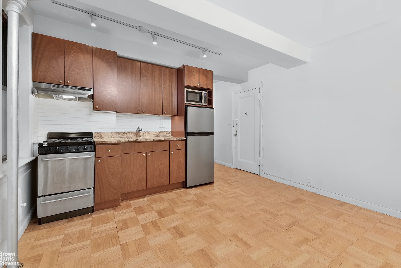 Photo 1 of 226 East 12th Street 2F, East Village, NYC, $2,800, Web #: 21816951