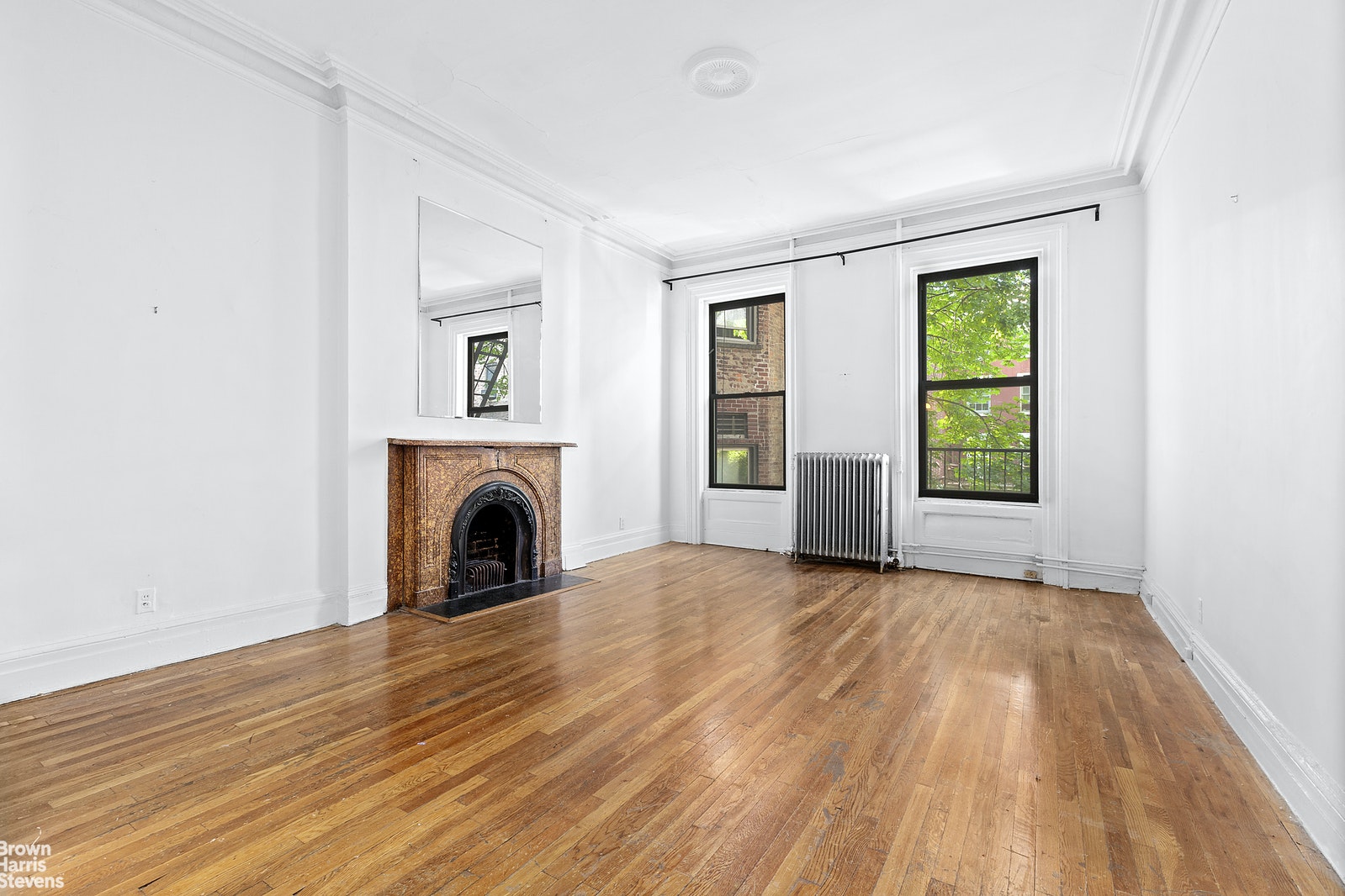 Photo 1 of 75 Perry Street 3B, West Village, NYC, $4,500, Web #: 21839025