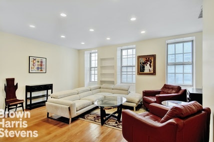 Rental Property at 118 East 57th Street 4thfloor, Midtown West, NYC - Bedrooms: 1 
Bathrooms: 1 
Rooms: 3  - $5,000 MO.