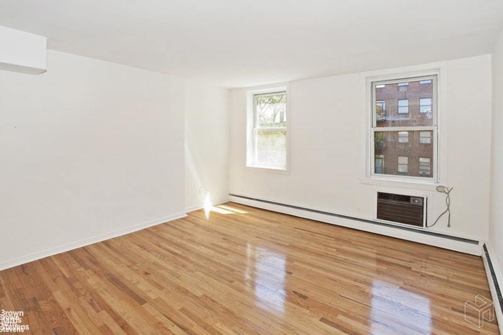 Photo 1 of 216 East 13th Street 3S, East Village, NYC, $2,700, Web #: 21872149