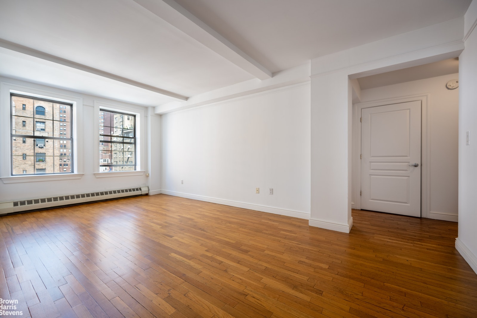 Photo 1 of 17 Park Avenue 1402, Midtown East, NYC, $5,350, Web #: 21904437