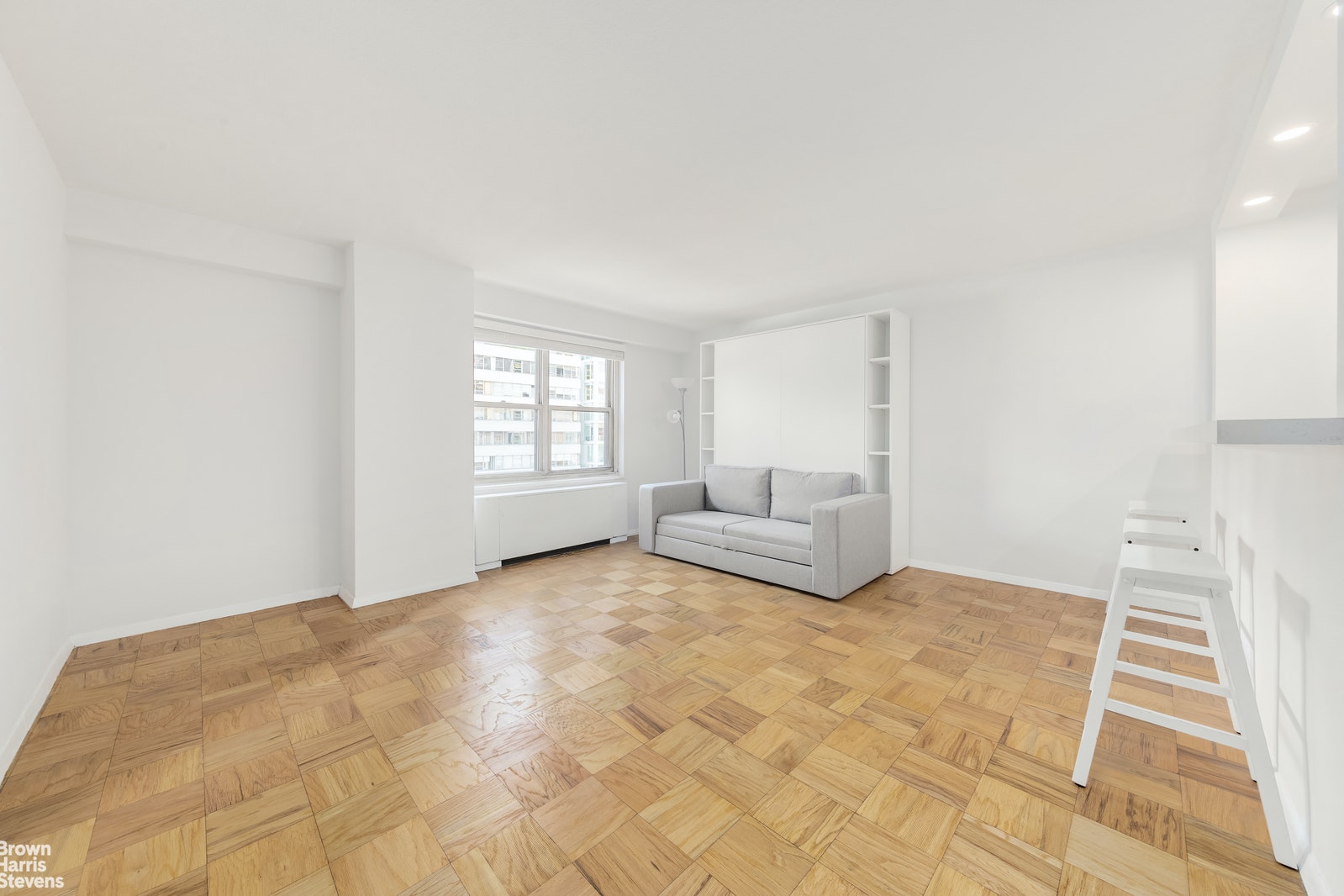 Photo 1 of 220 East 60th Street 12G, Upper East Side, NYC, $3,250, Web #: 21939584