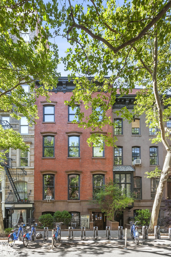 Photo 1 of 75 Perry Street Penthouse, West Village, NYC, $10,800, Web #: 21941634
