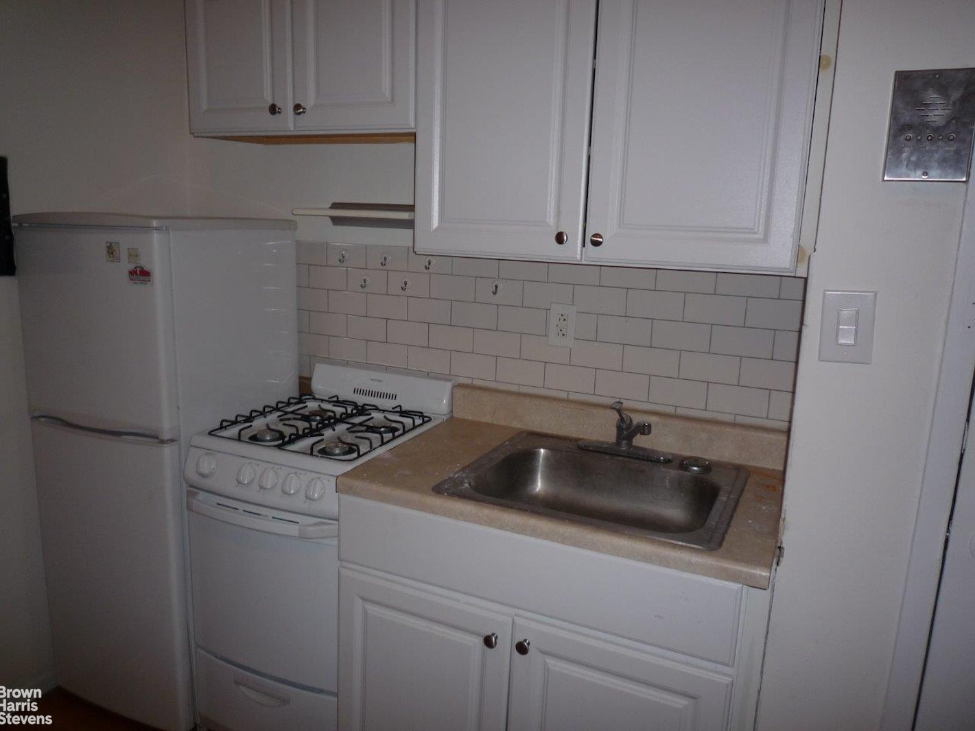 Photo 1 of 630 East 9th Street 9, East Village, NYC, $3,695, Web #: 21965834