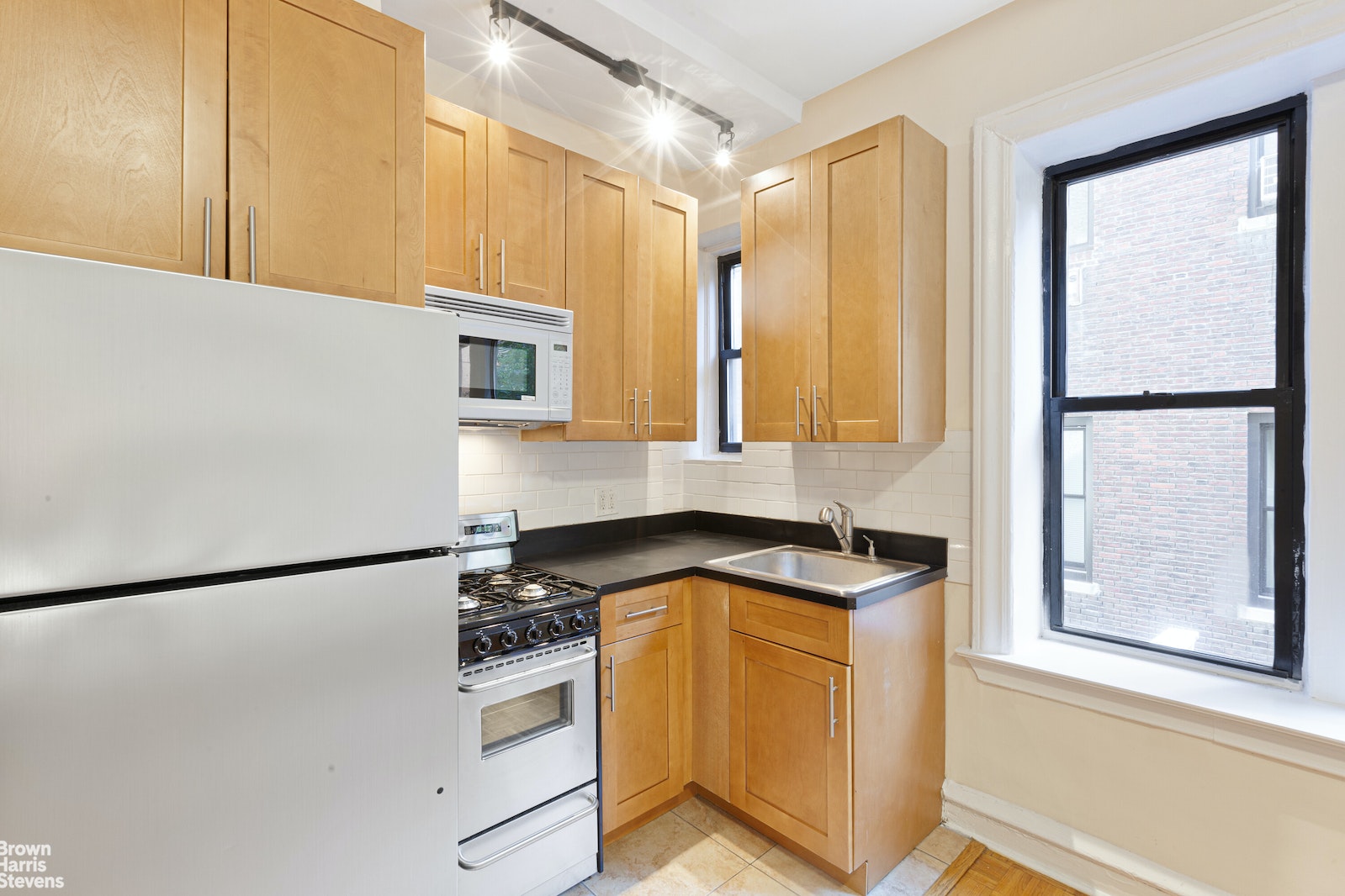 Photo 1 of 350 West 55th Street 3O, Midtown West, NYC, $3,550, Web #: 22039669