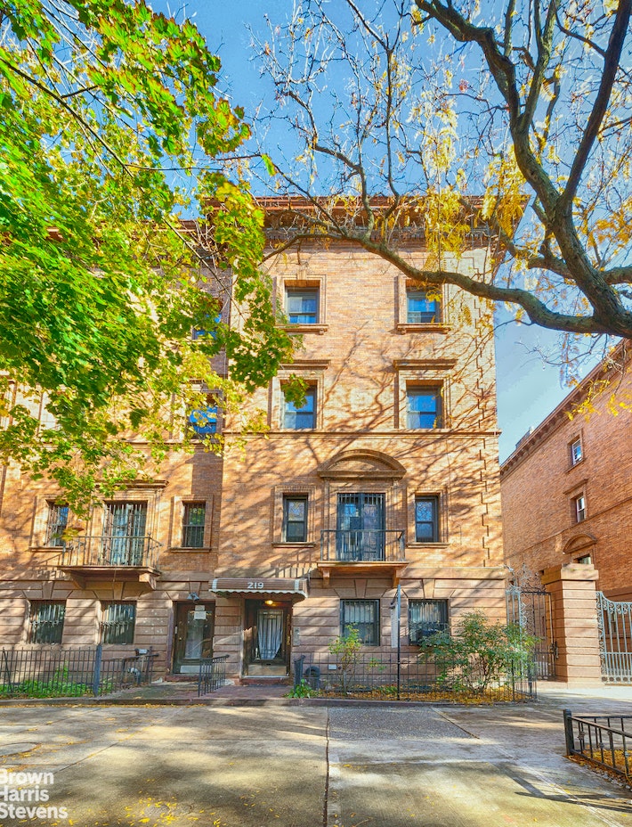 Photo 1 of 219 West 139th Street, Central Harlem, NYC, $1,900,000, Web #: 22100394