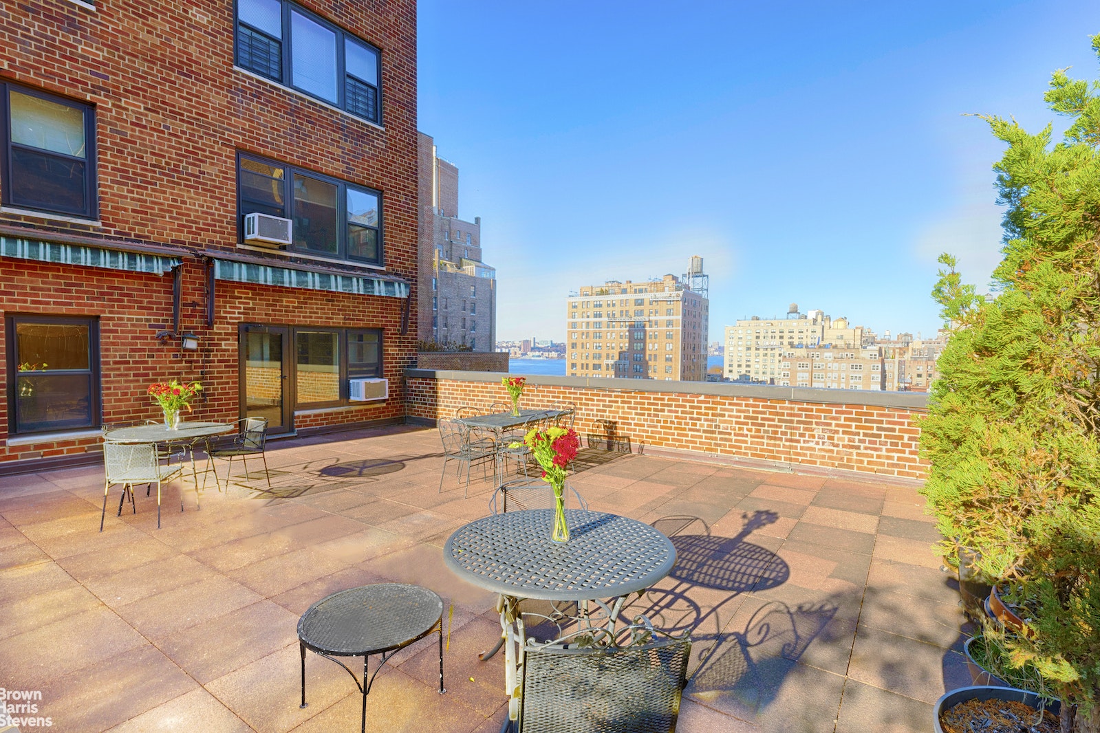 Photo 1 of 11 Riverside Drive 12Tw, Upper West Side, NYC, $1,452,960, Web #: 22192415