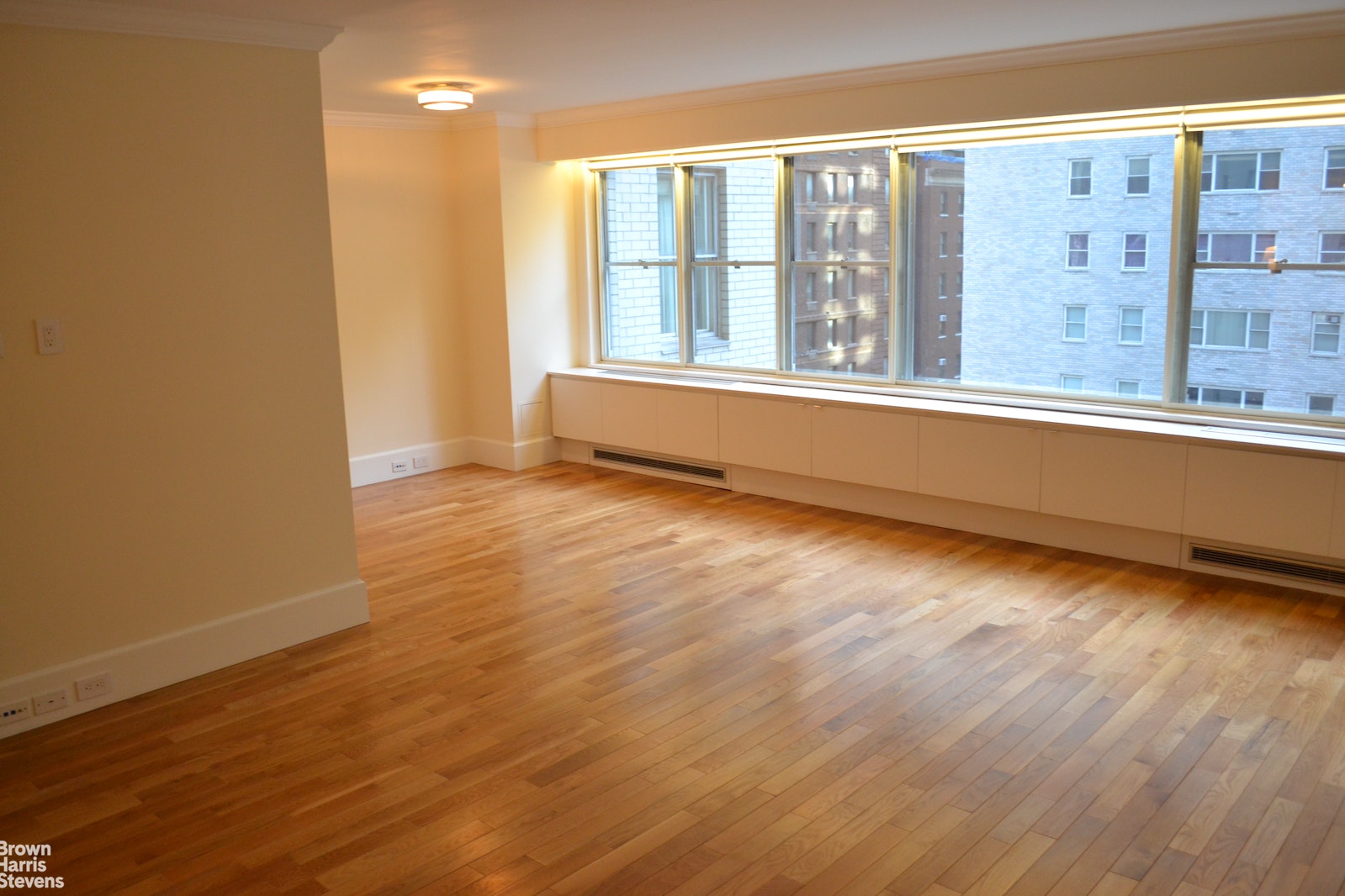 Photo 1 of 57th/5th Huge Alcove Studio, Midtown West, NYC, $3,100, Web #: 22218792