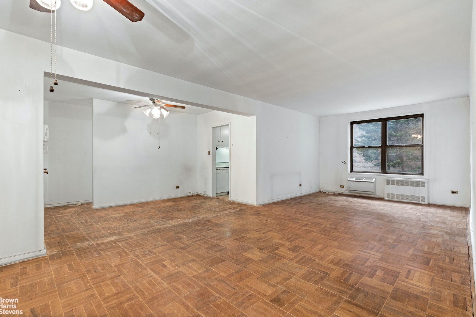 Photo 1 of 224 -24 Union Turnpike 1H, Oakland Gardens, Queens, NY, $275,000, Web #: 22224751
