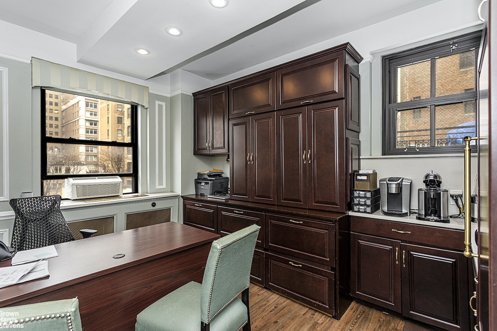 115 East 61st Street 7C, Upper East Side, NYC - $995,000, ID: 22235168 -  Brown Harris Stevens | Luxury Real Estate