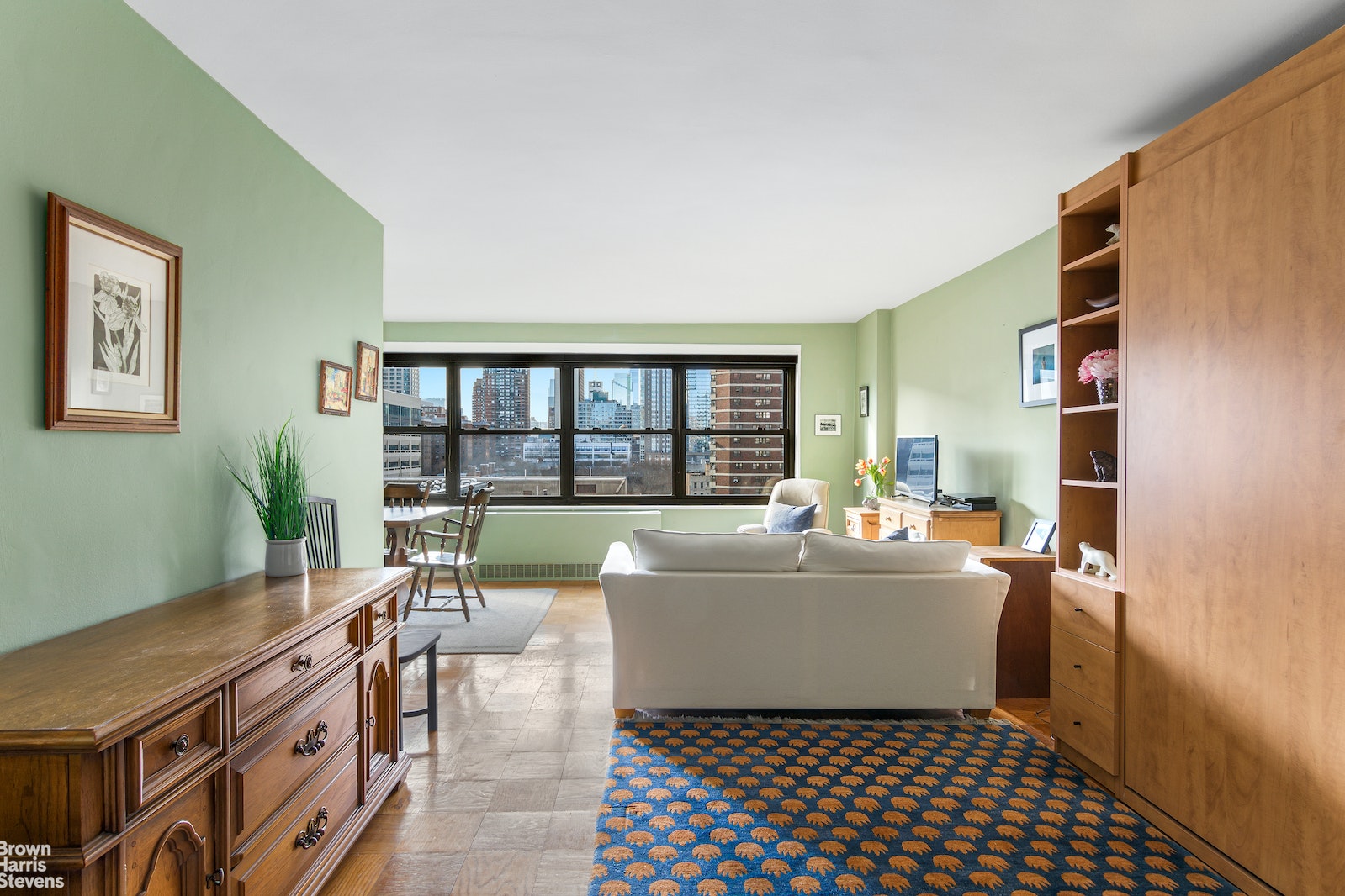 Photo 1 of 142 West End Avenue 11S, Upper West Side, NYC, $445,000, Web #: 22270000