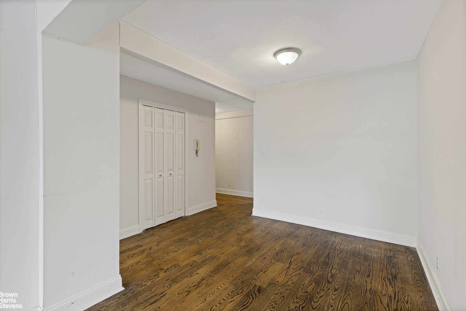 Photo 2 of 22626 Union Turnpike 1M, Oakland Gardens, Queens, NY