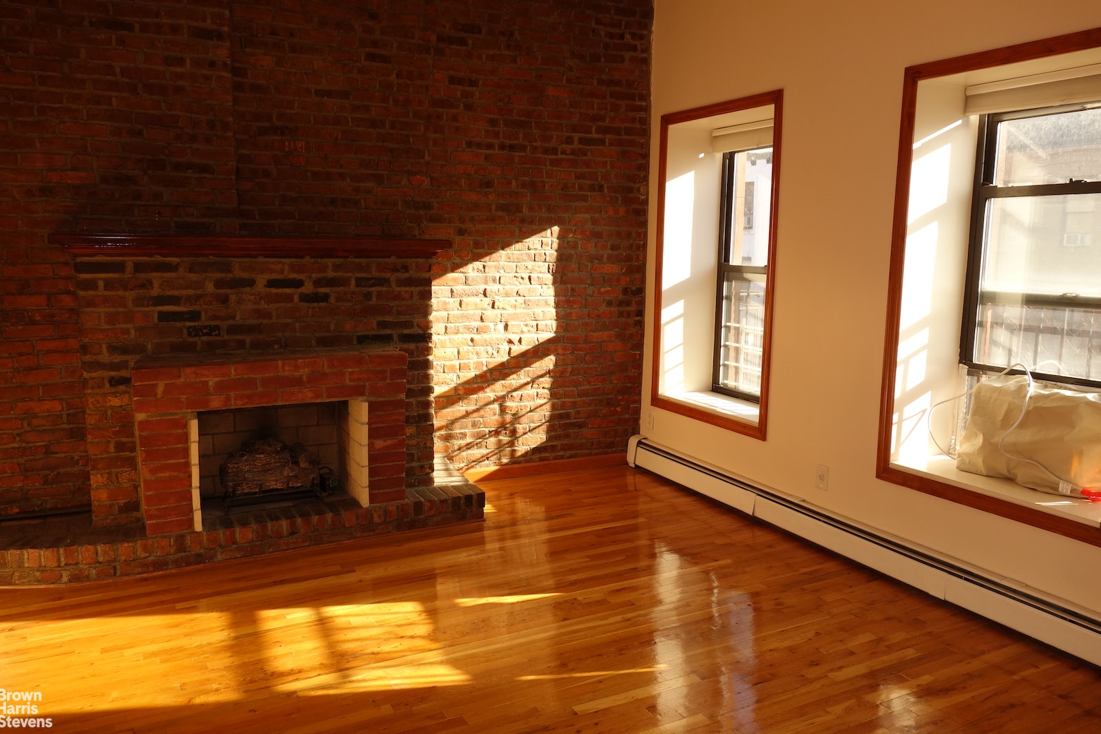 Photo 1 of 449 West 47th Street 4, Midtown West, NYC, $4,000, Web #: 22297571