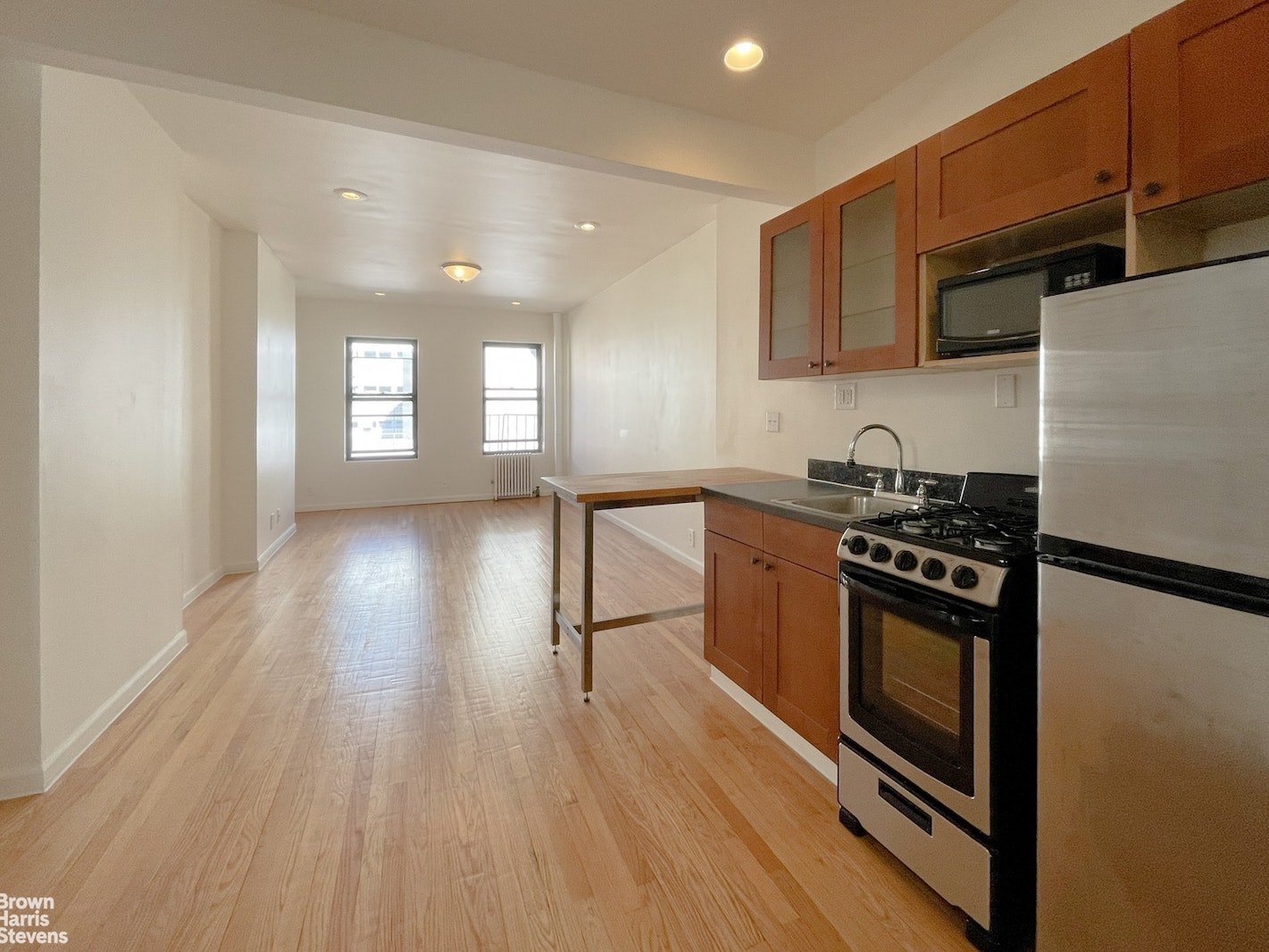 Photo 1 of 436 West 49th Street 4Fw, Midtown West, NYC, $2,400, Web #: 22300228