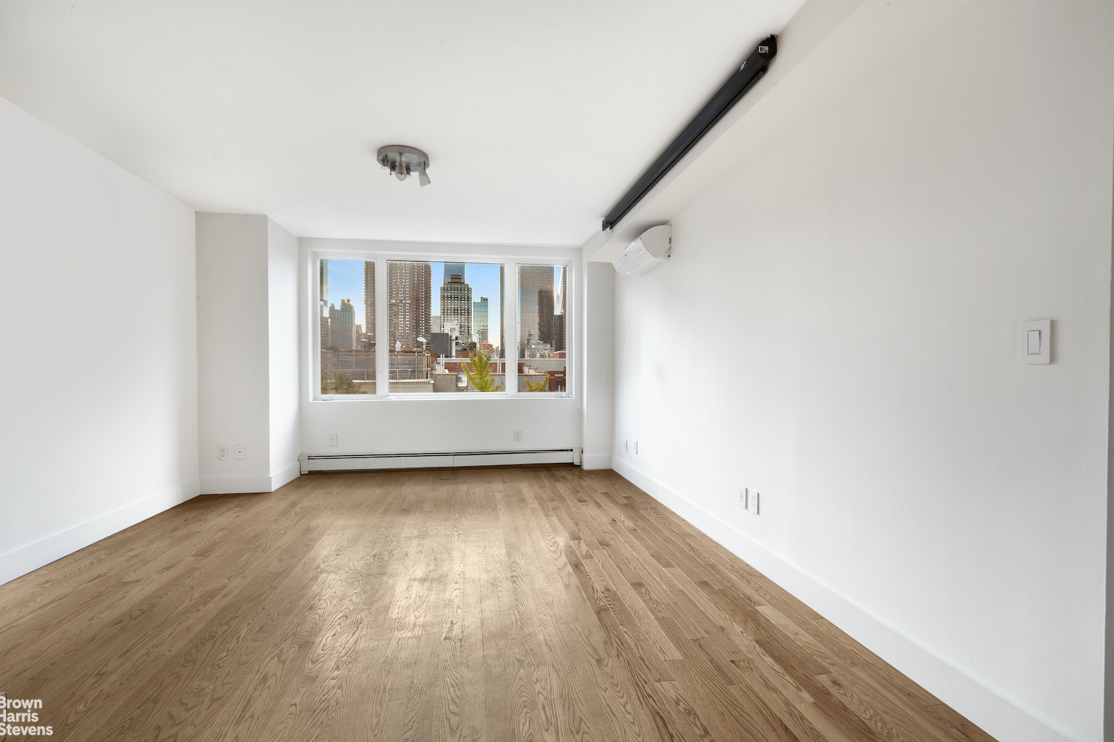 Photo 1 of 424 West 49th Street 6B, Midtown West, NYC, $5,995, Web #: 22393650